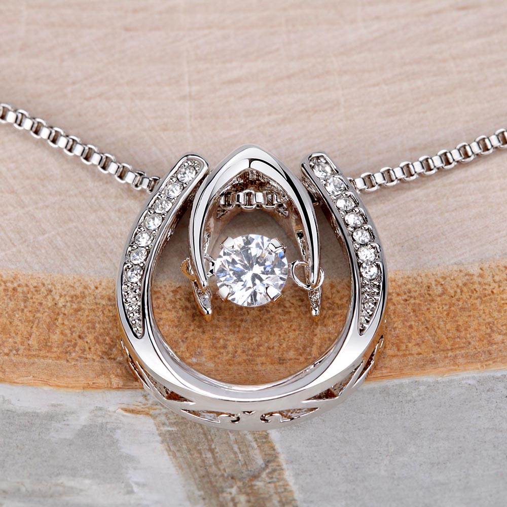 Zircon love necklace