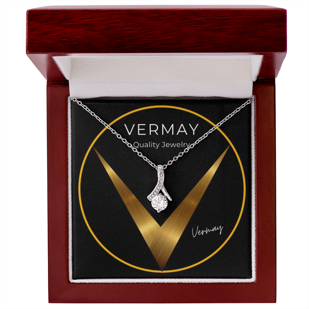 Gold finish neckless with zircon